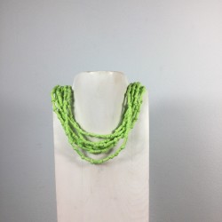 Collana in tessuto verde mela